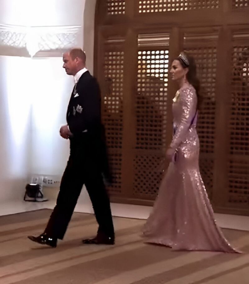 Kate Middleton llevó el vestido rosa con brillos que querrás llevar a tu  próxima boda o graduación