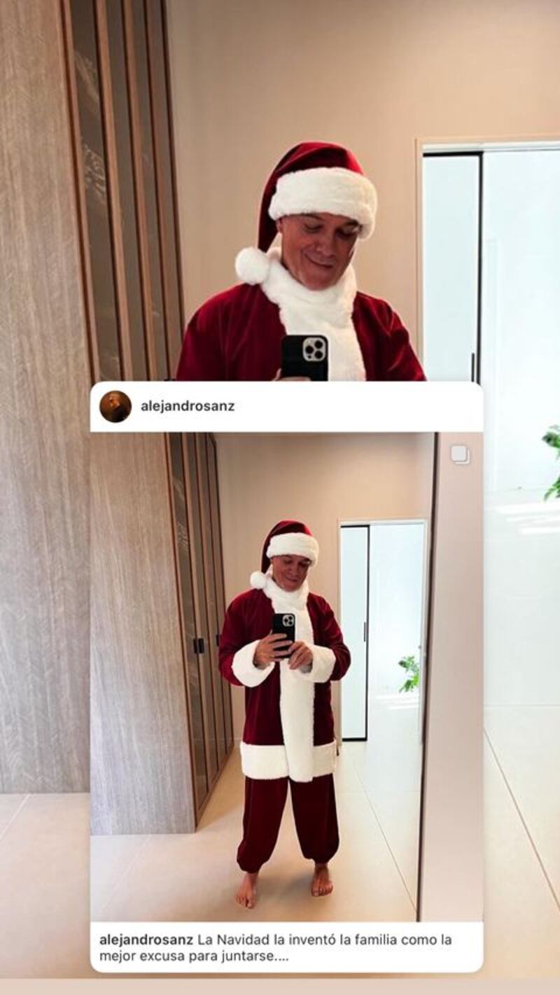 Alejandro Sanz se vistió de Papá Noel en Navidad