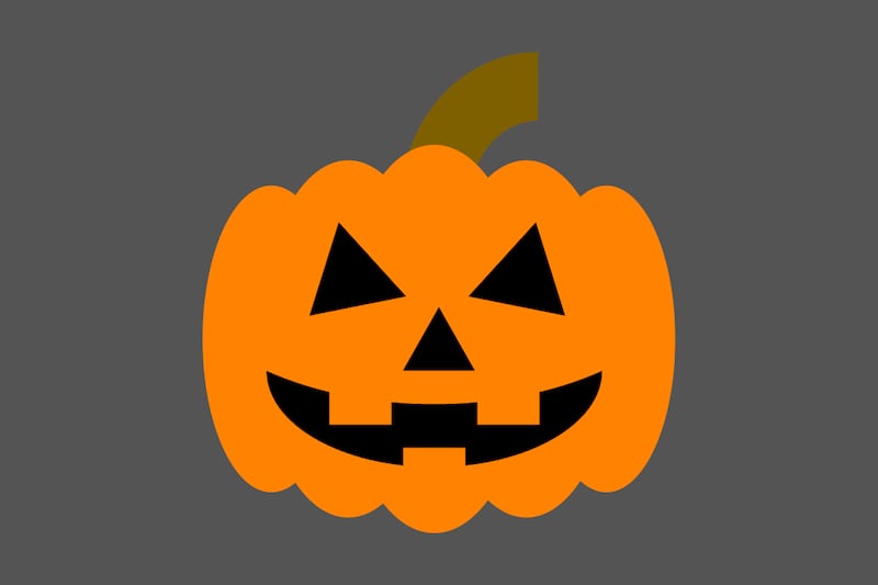 En este test visual se ve una calabaza de Halloween en el centro, con un fondo gris.