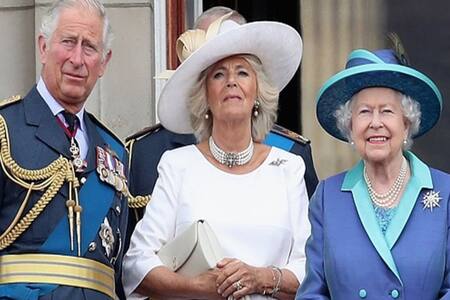 Las dos espectaculares tiaras y el collar de diamantes con el que Camila rindió homenaje a Isabel II