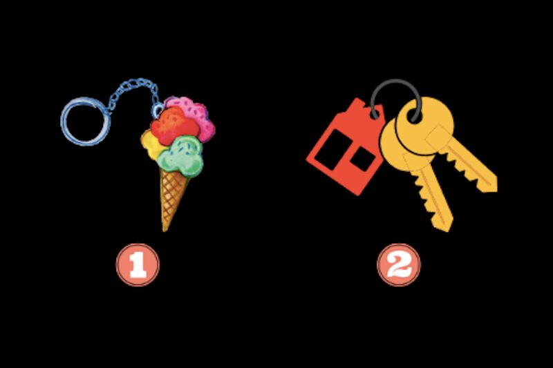 dos opciones en este test de personalidad: la primera un llavero sin llaves y con un helado de mentira; la segunda un llavero con una casa de mentira y dos llaves.